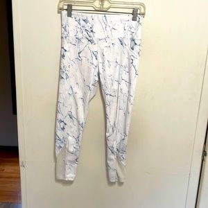 Kiava white marble capri